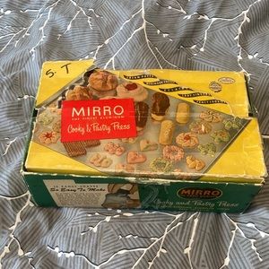 Mirro Antique Aluminum Cookie and Pastry Press